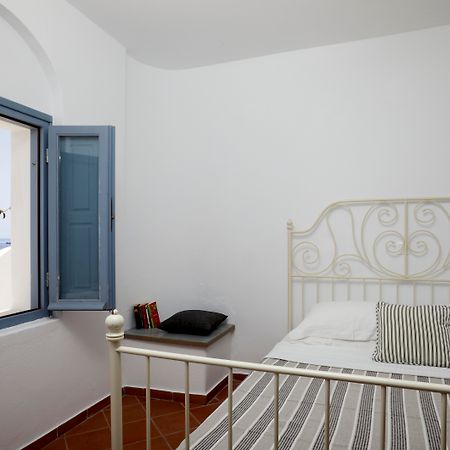 Allure Breeze Suites Oía Exterior photo