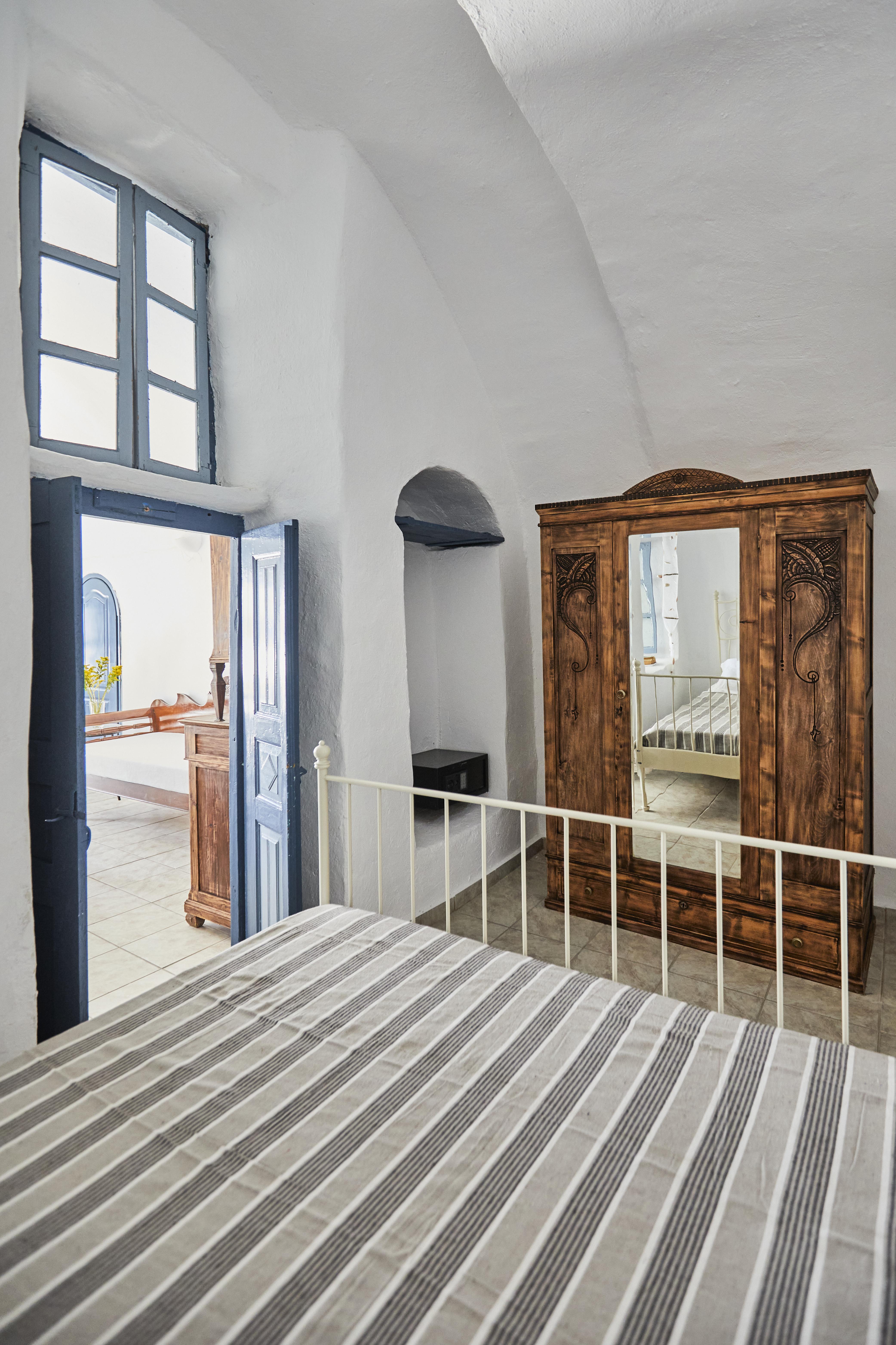 Allure Breeze Suites Oía Exterior photo