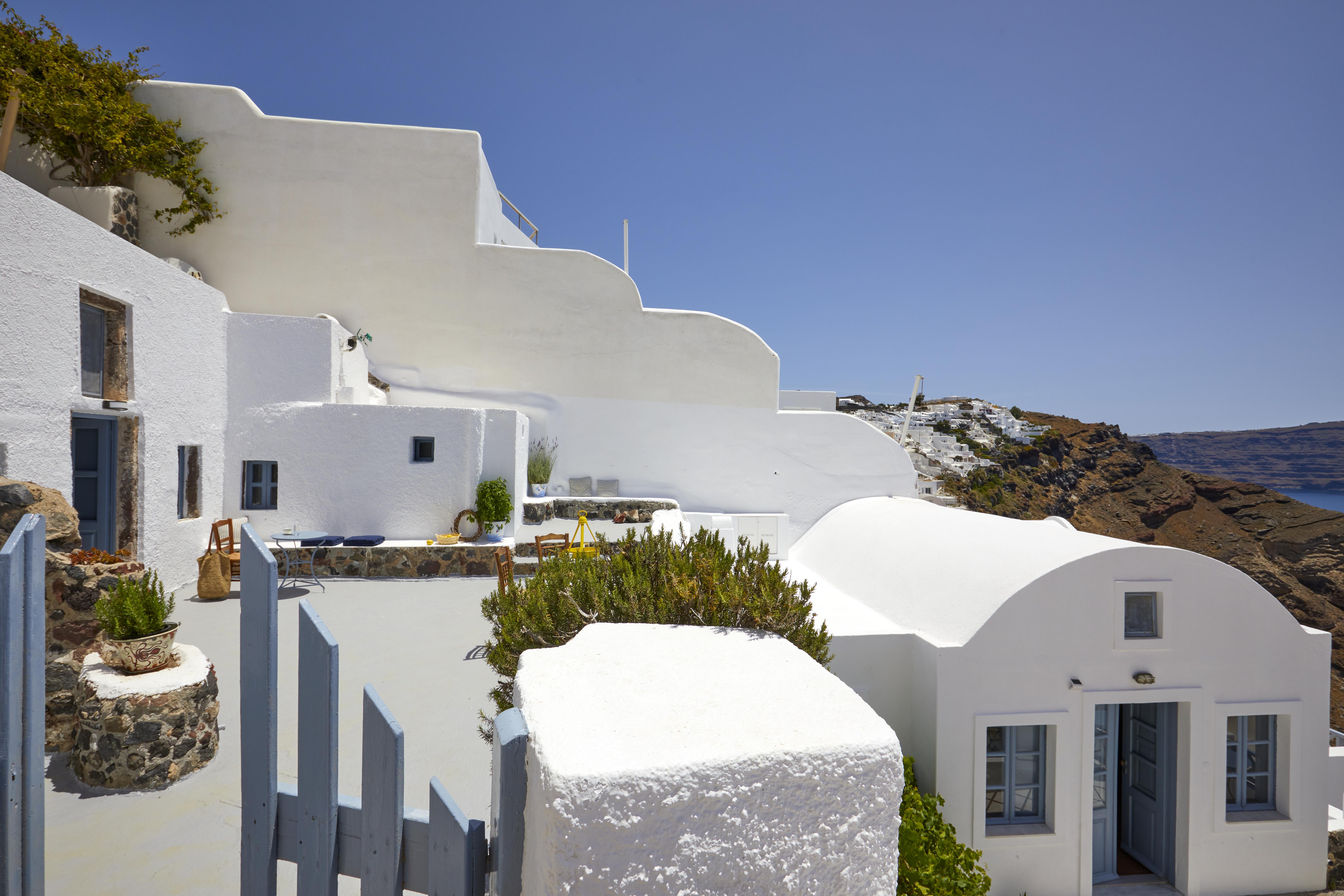 Allure Breeze Suites Oía Exterior photo